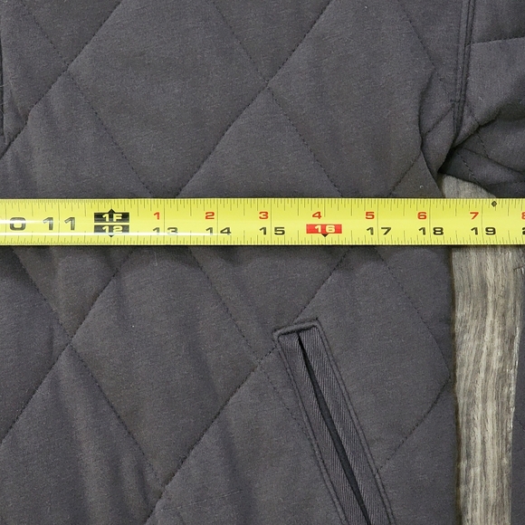 Abercrombie & Fitch Soft A&F Collection Quilted Quarter Zip Sweatshirt - Picture 8 of 11